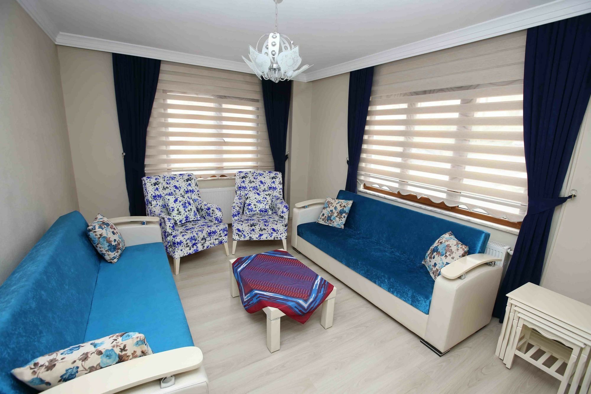 Elmas Apartment