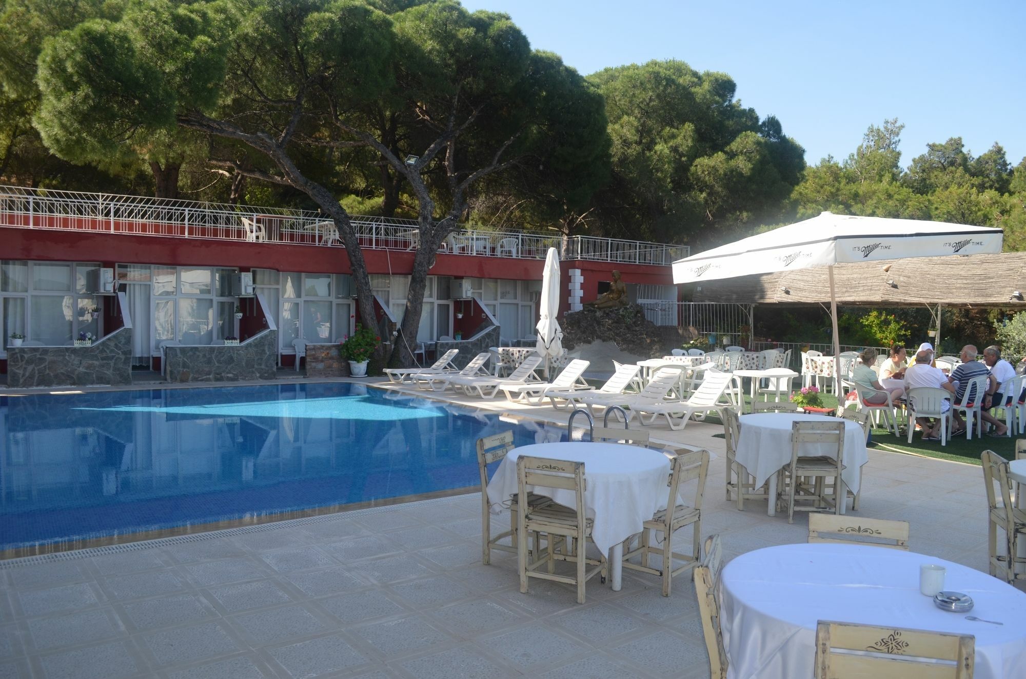 Tunc Hotel
