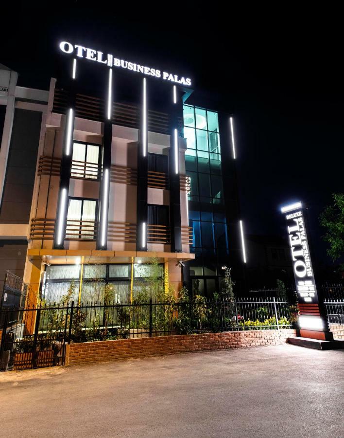 Businesspalas Deluxe Hotel