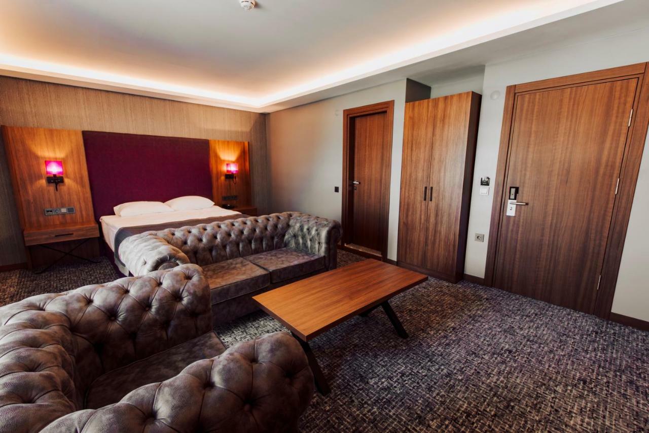 Businesspalas Deluxe Hotel
