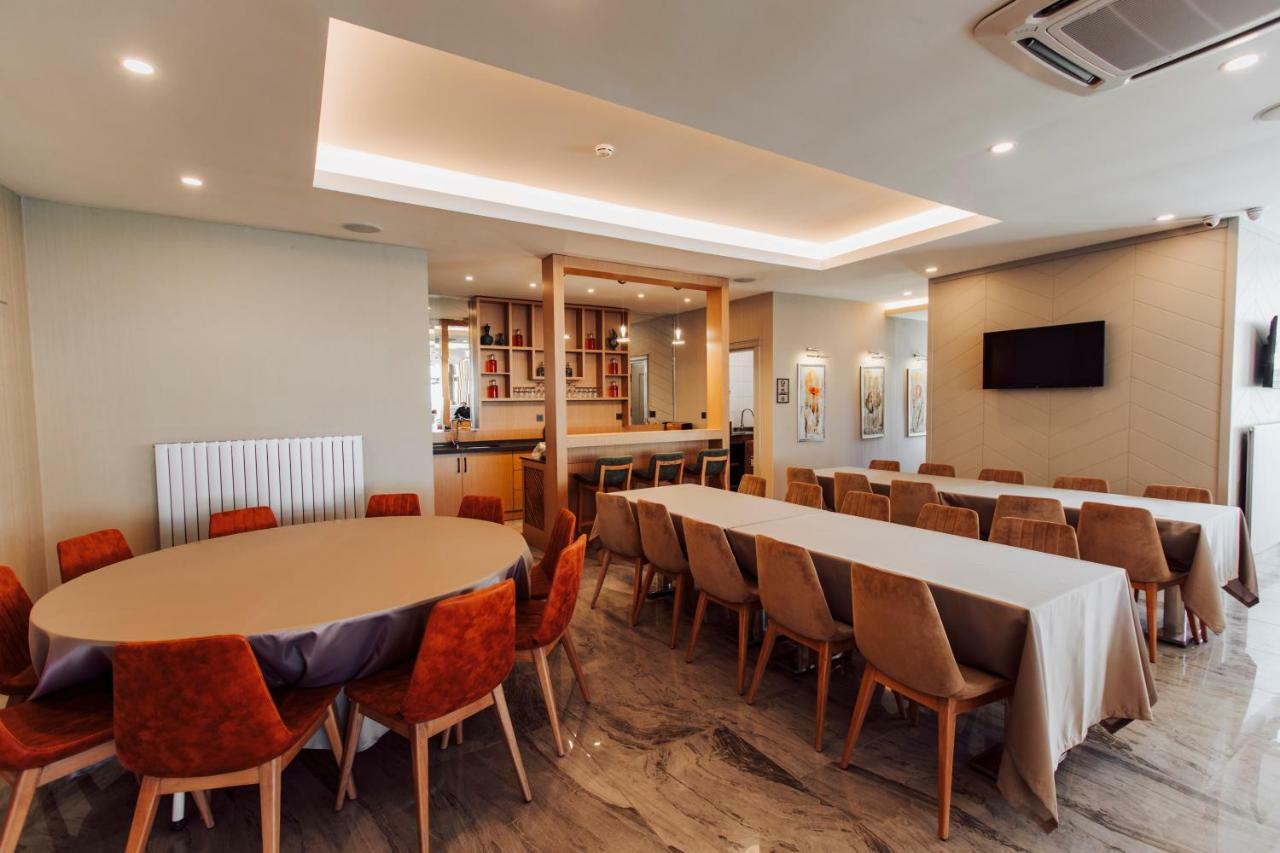 Businesspalas Deluxe Hotel