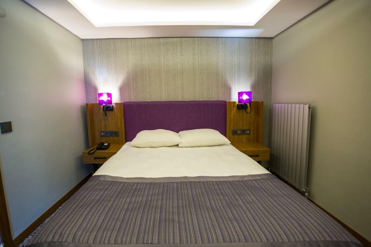 Businesspalas Deluxe Hotel