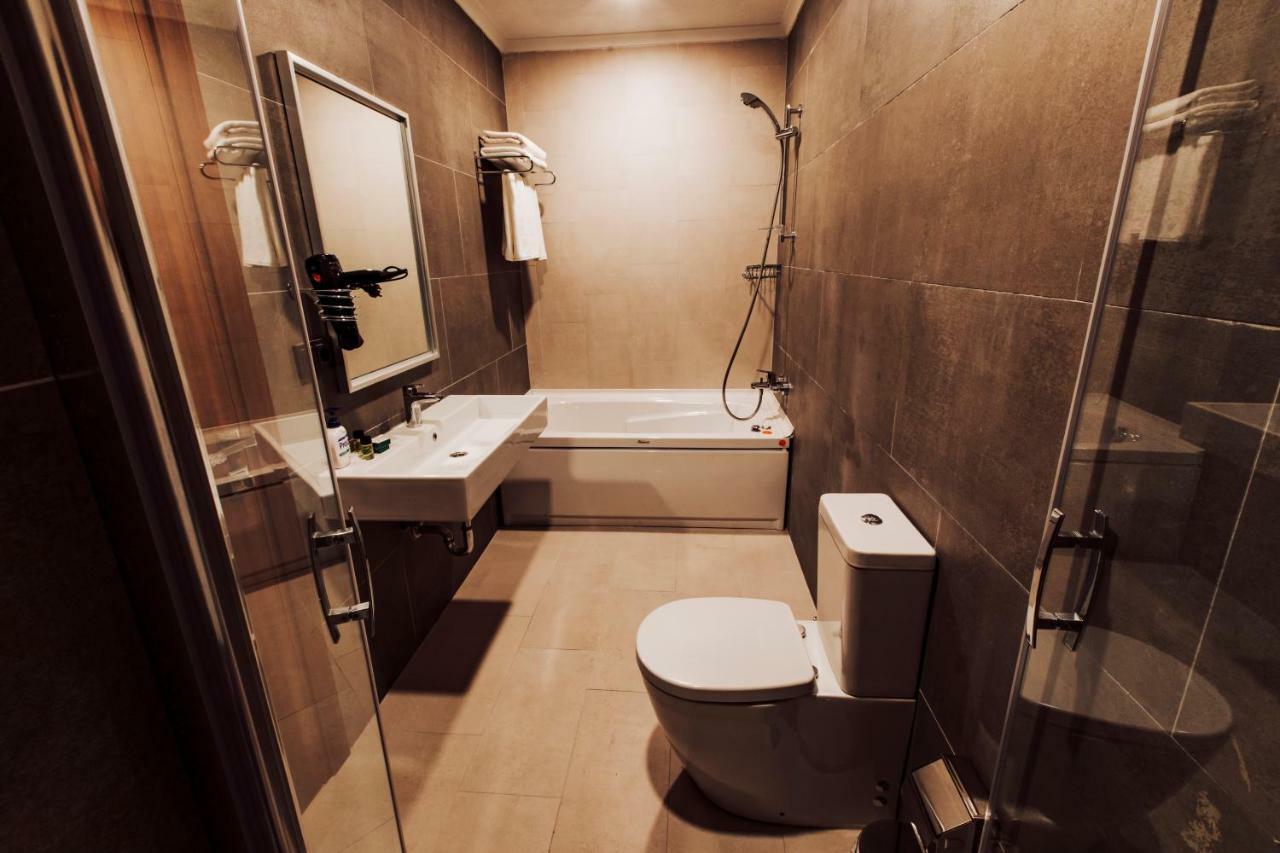 Businesspalas Deluxe Hotel 3*