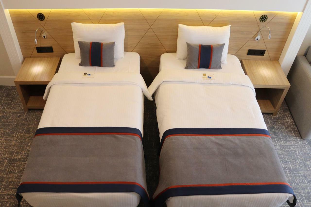 Hotel Des'otel 4*
