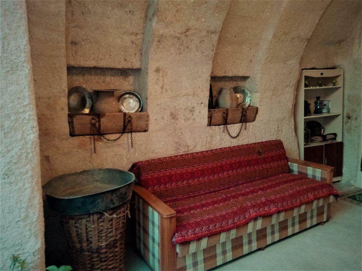 Cave Hostel *