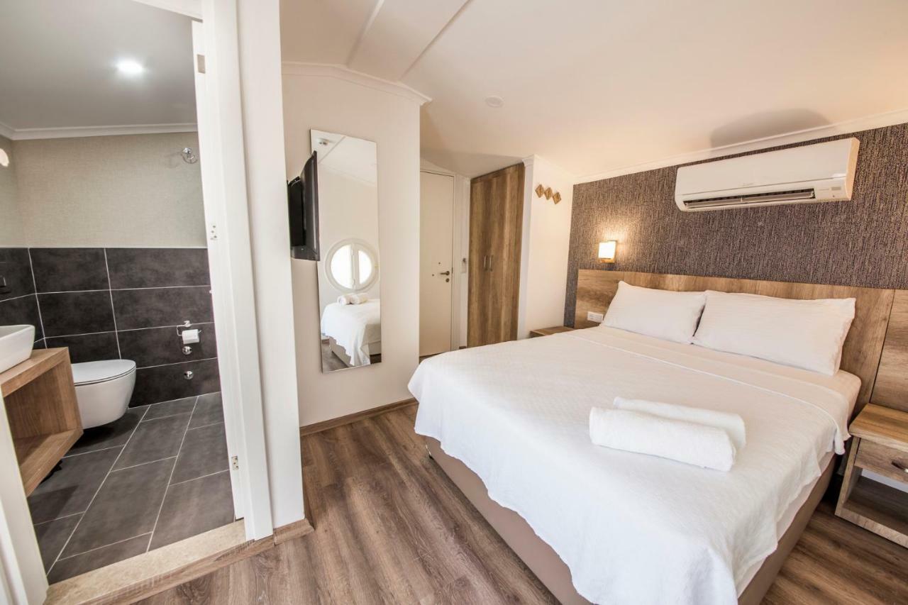 Hotel Dekatria Rooms&aparts 3*