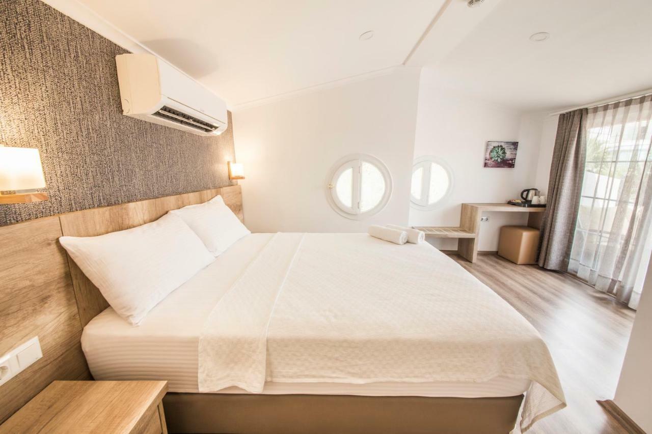 Hotel Dekatria Rooms&aparts 3*
