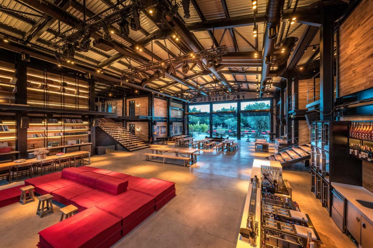 Warehouse By The (adults Only) 2*