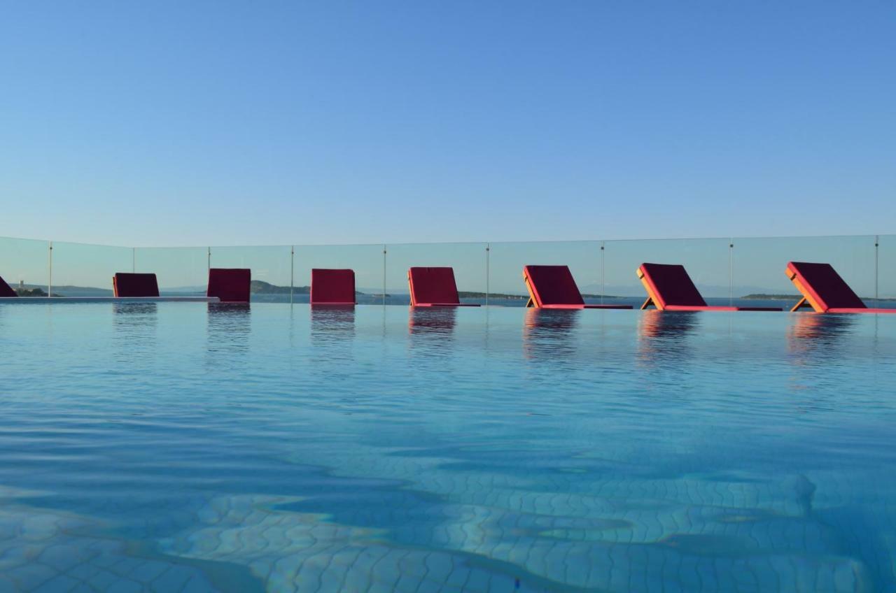 Ferush Boutique Hotel *