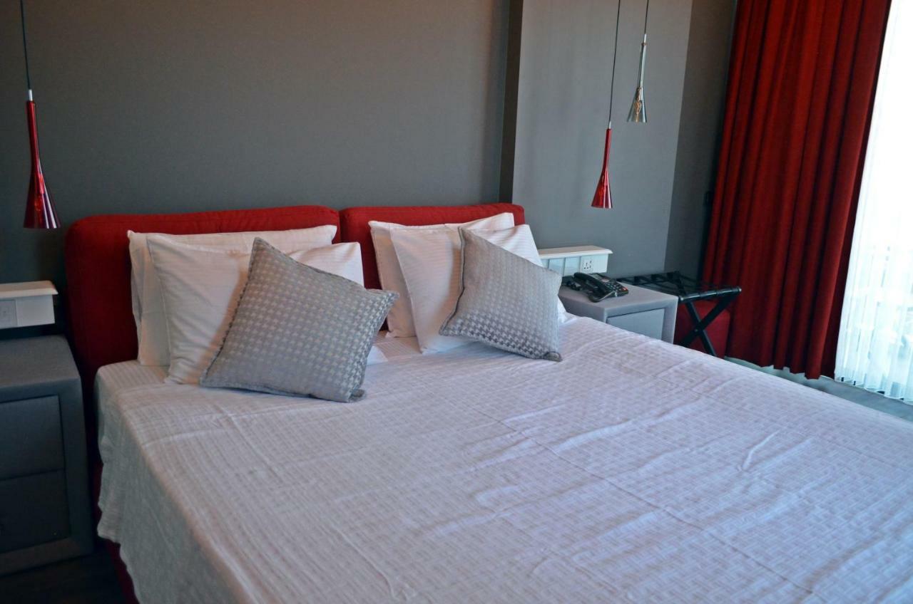 Ferush Boutique Hotel *