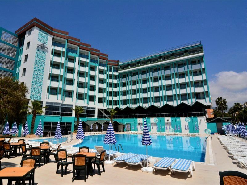 Ananas Hotel 4*