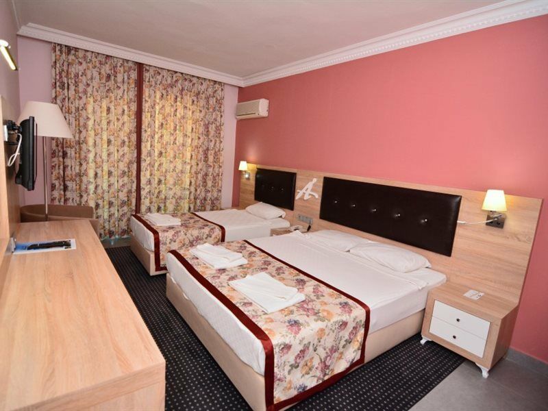 Hotel Ananas 4*