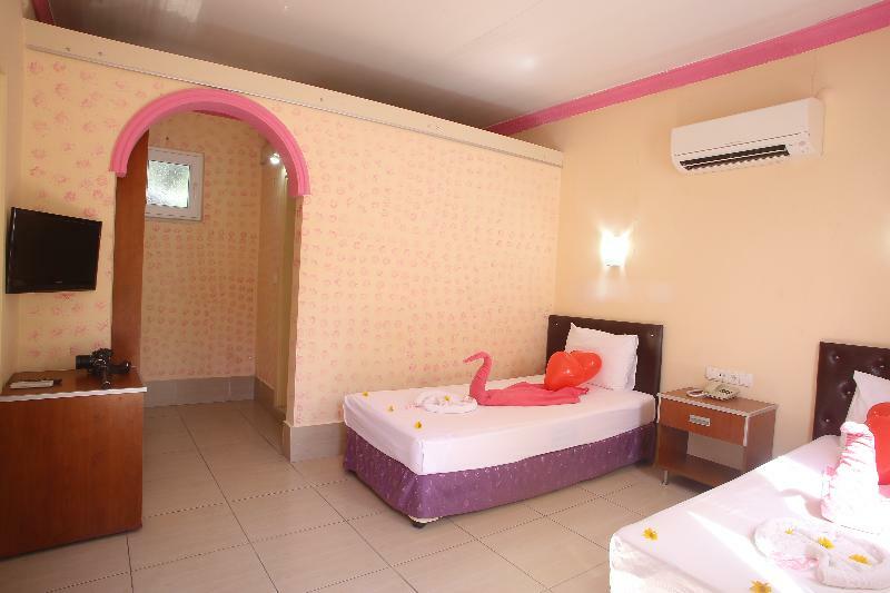 Sayanora Hotel