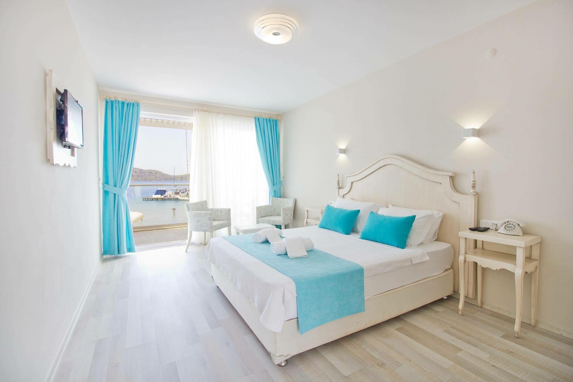 Poseidon Boutique And Yacht Club Selimiye