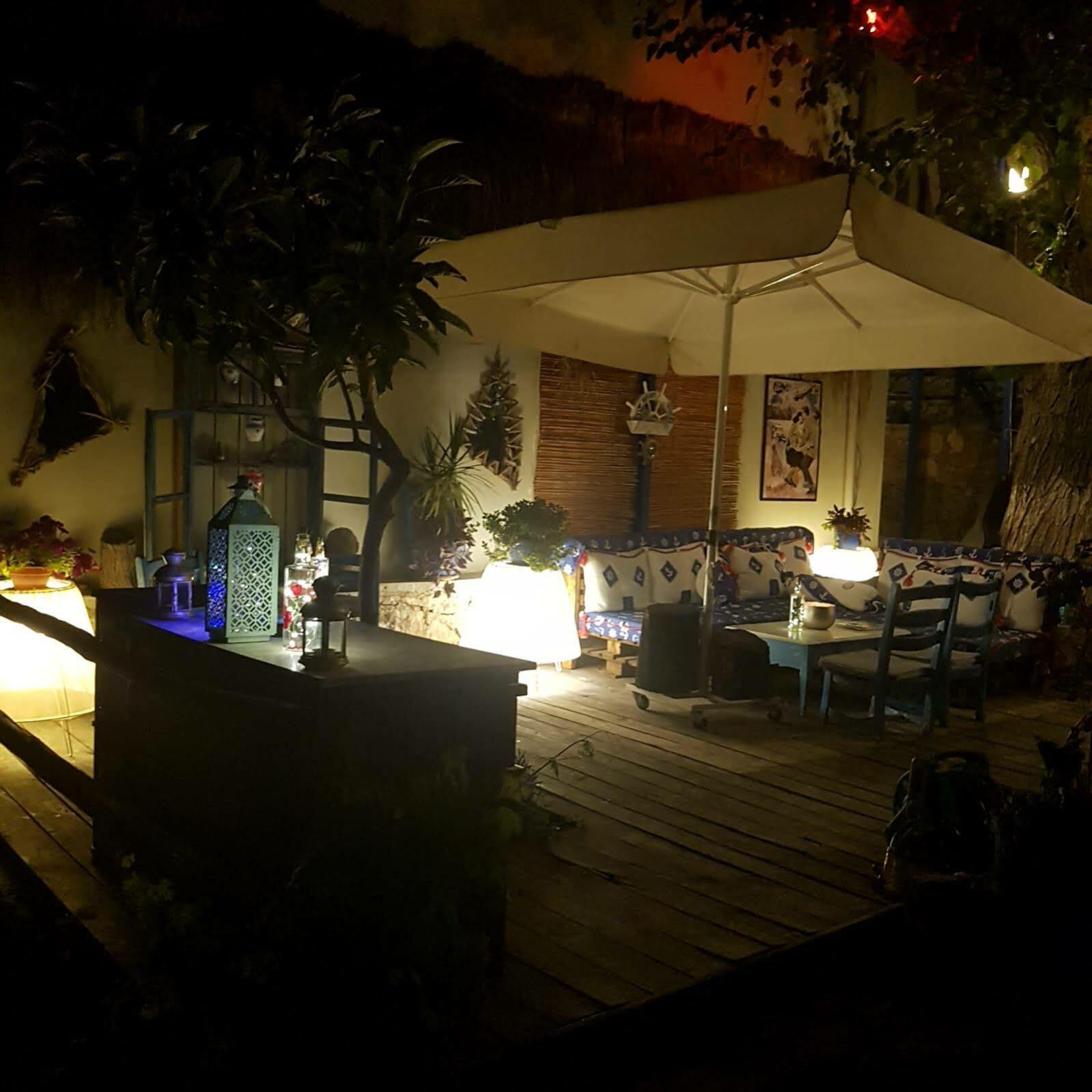 Lemon Garden Boutique Hotel *