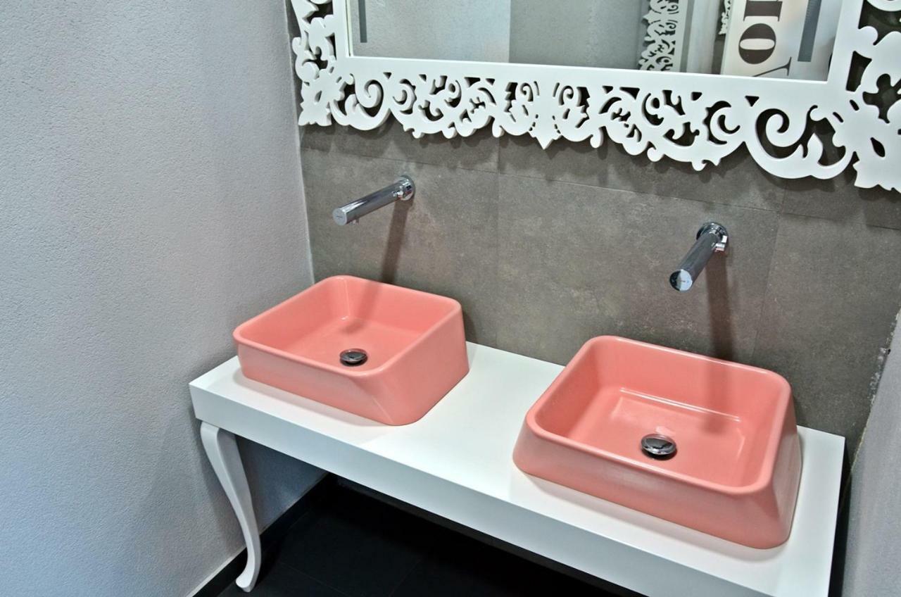 Ferush Boutique Hotel *
