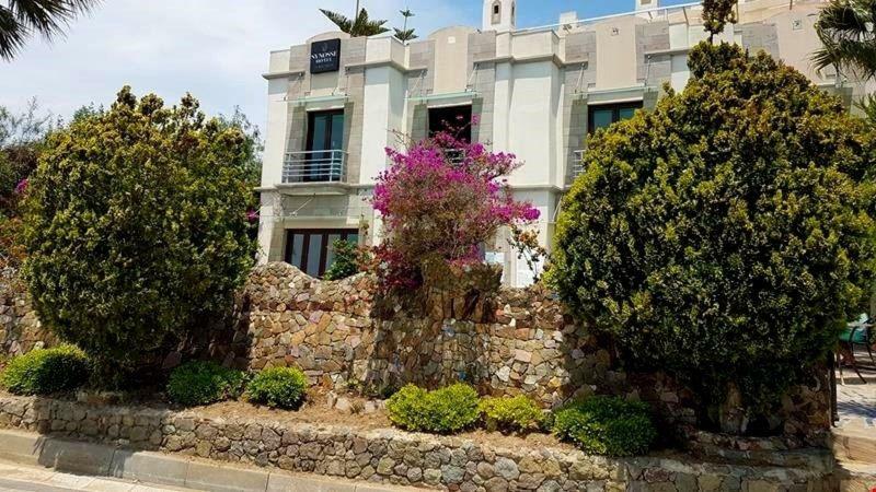 Maira Beach Hotel
