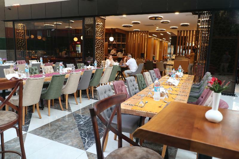 Hotel New Garden 4*