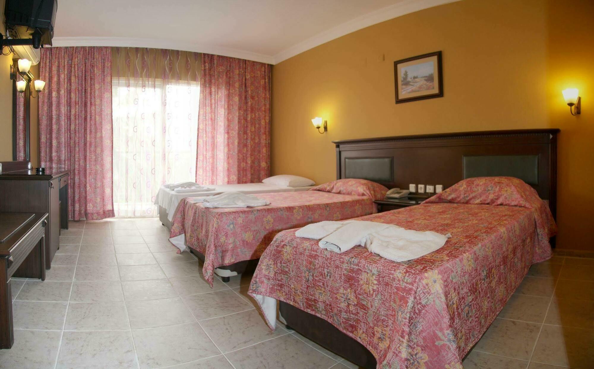 Club Dorado 3*