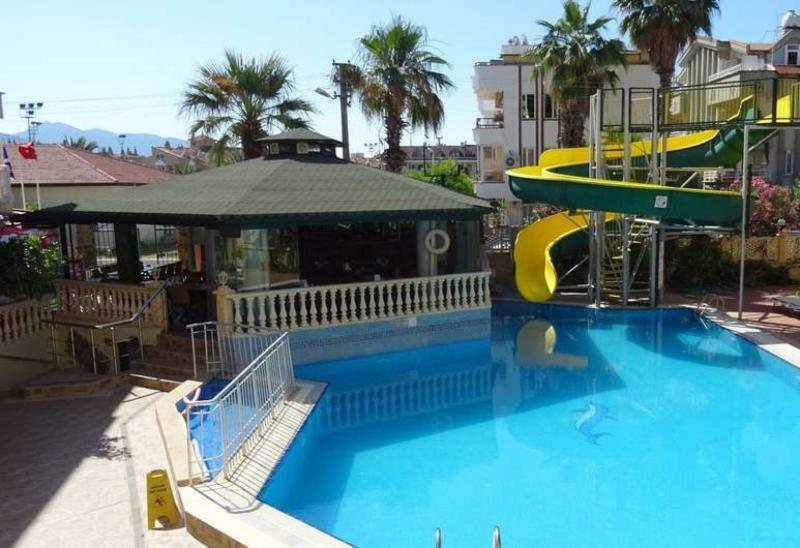 Maxwell Club Aparthotel