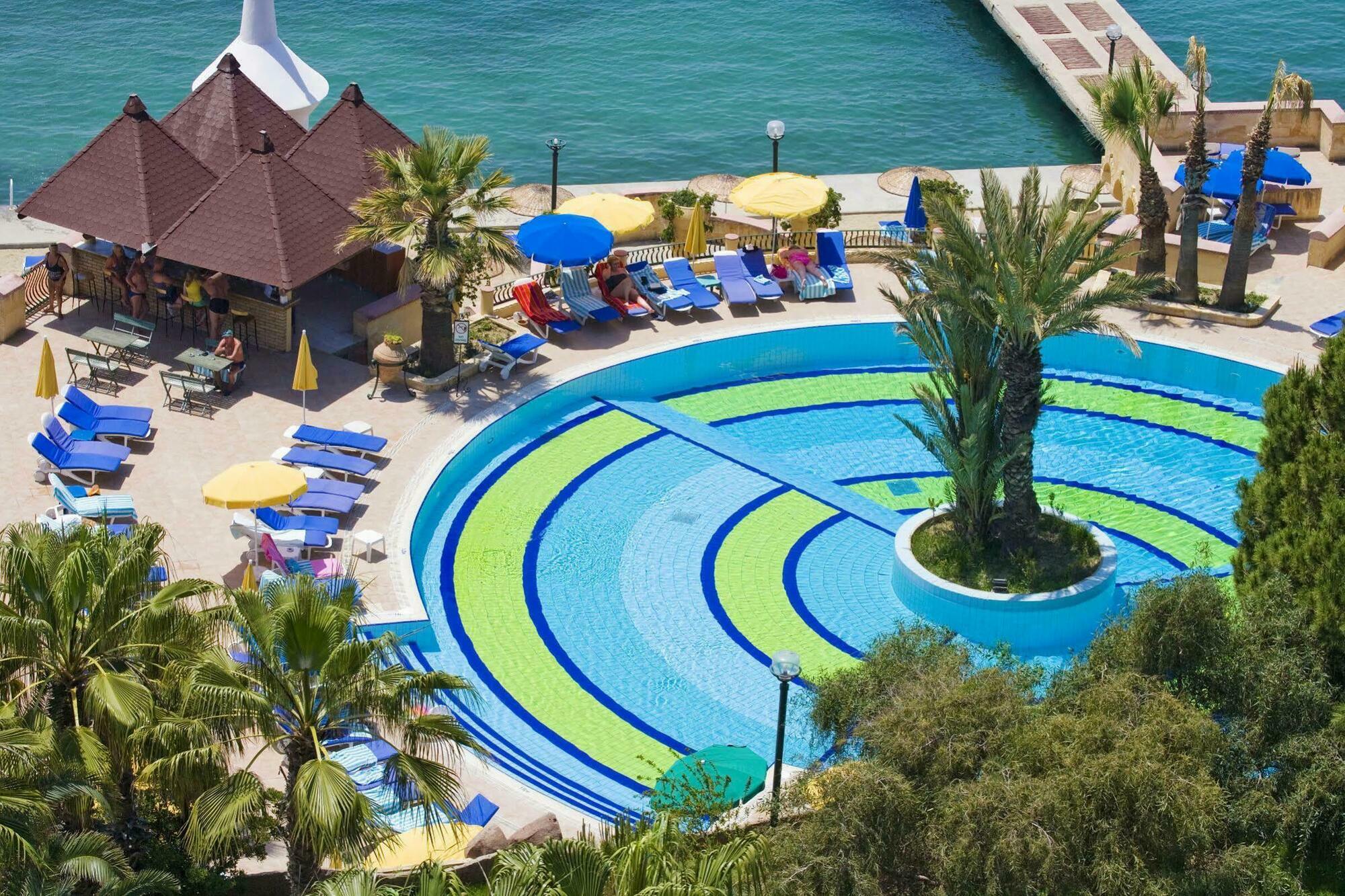 Fantasia Deluxe 5* Kusadasi