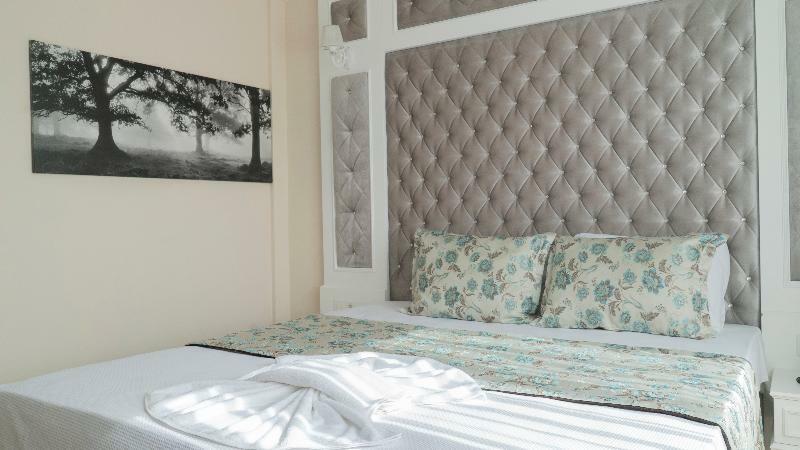 Hotel Microyal 2*