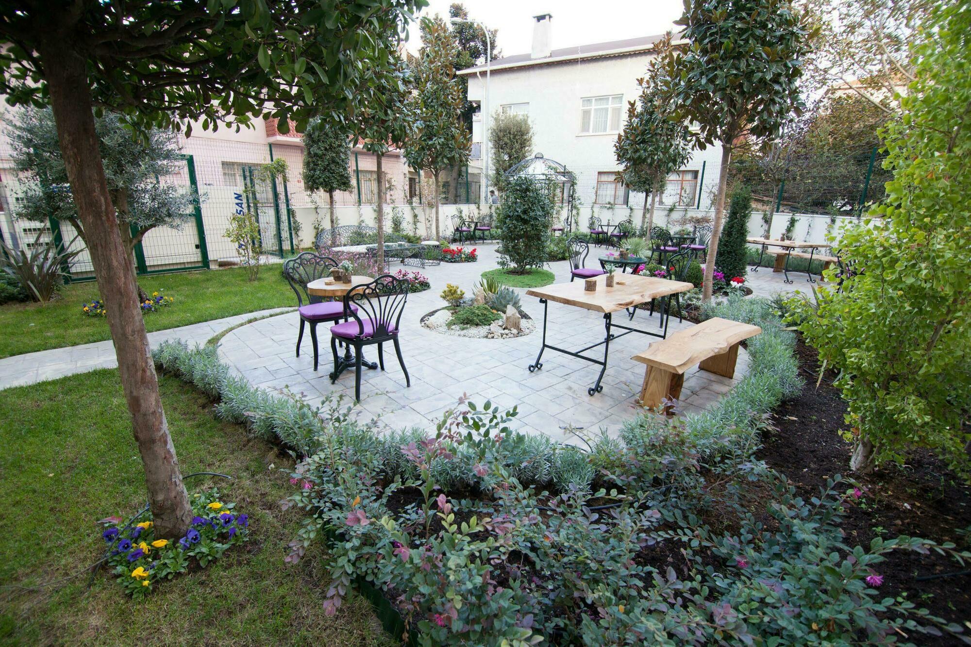 Tuzla Garden & 4*