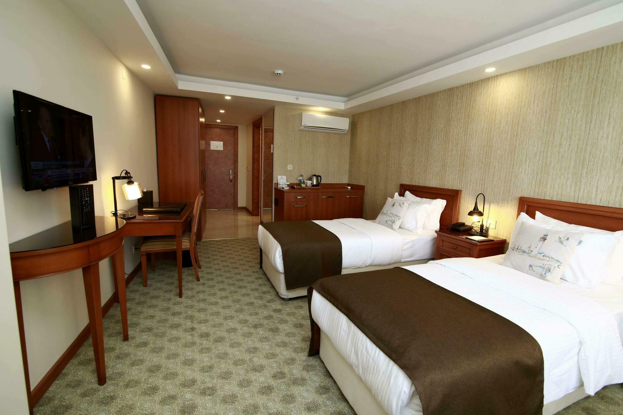 Tuzla Garden & Hotel 4*
