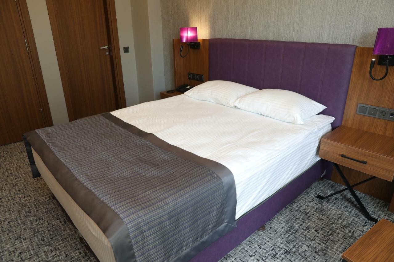 Businesspalas Deluxe Hotel
