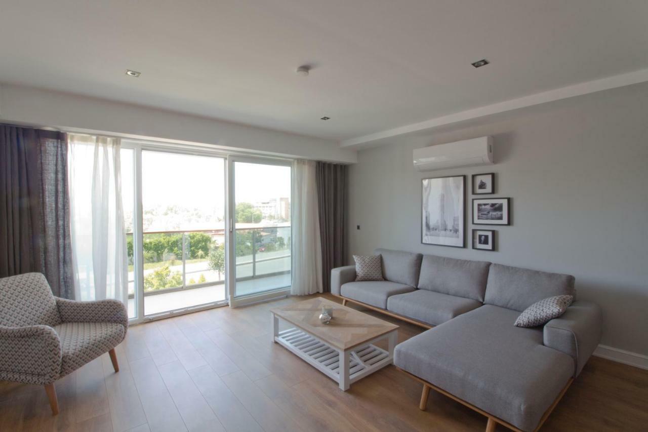 Elia Apartment Side