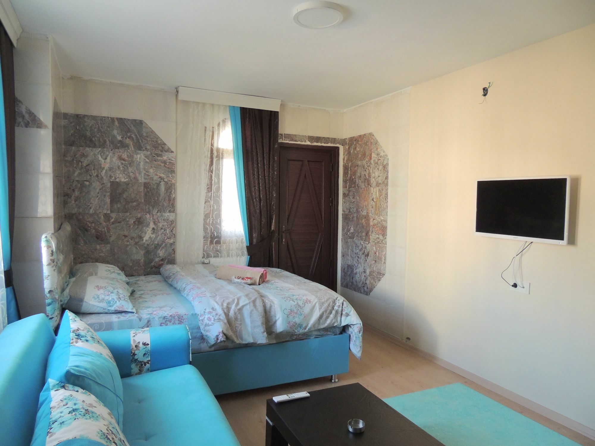 Aparthotel Haznedar Koeskue