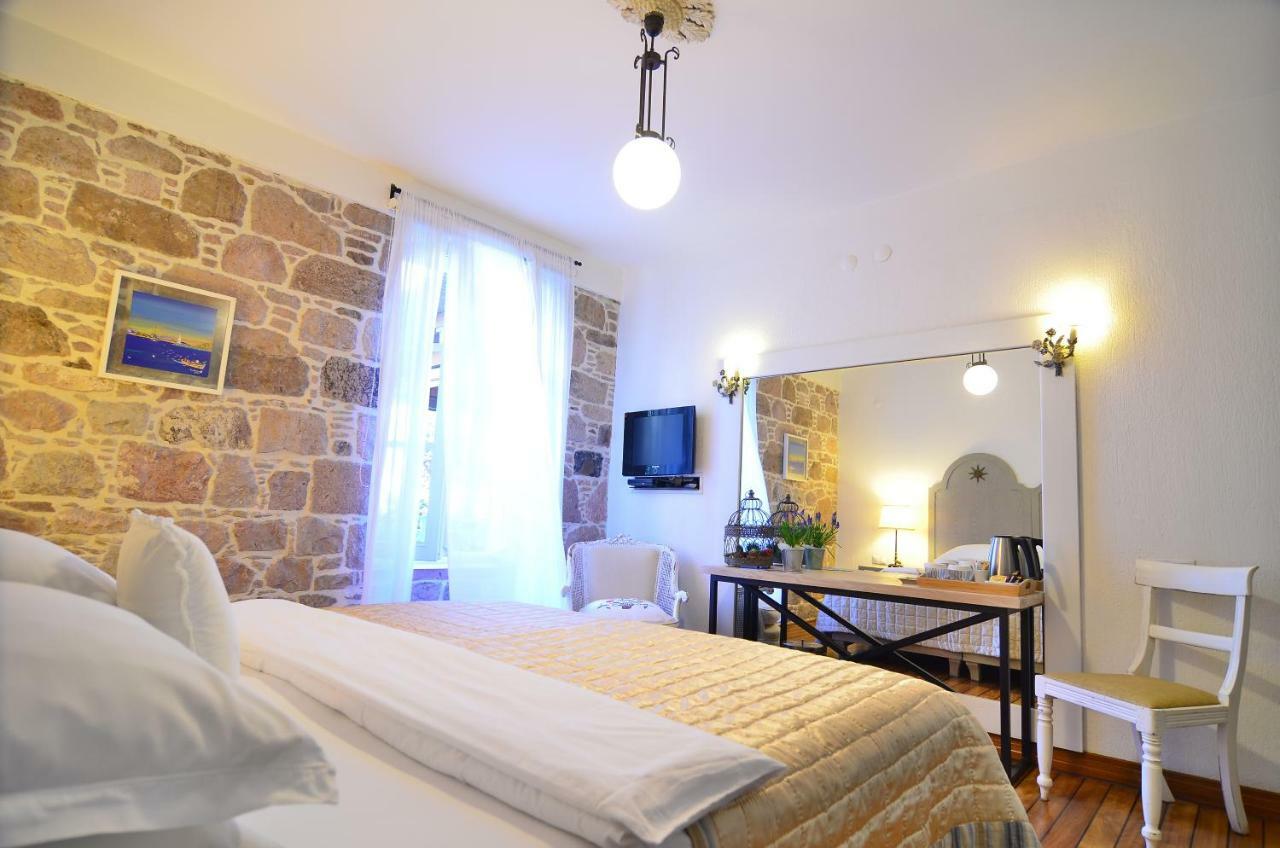 Cunda Lena Ayvalik
