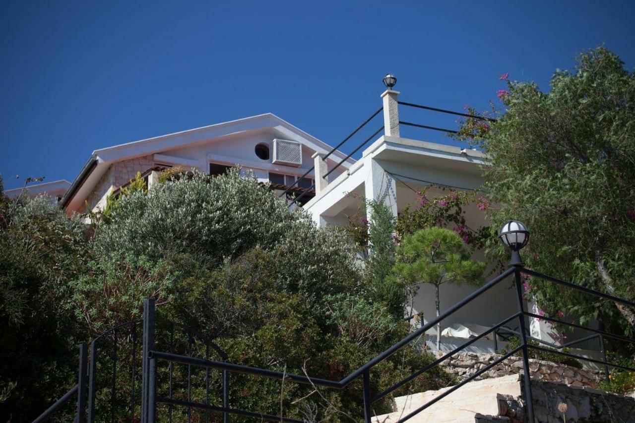 Escalade Iii Villa *