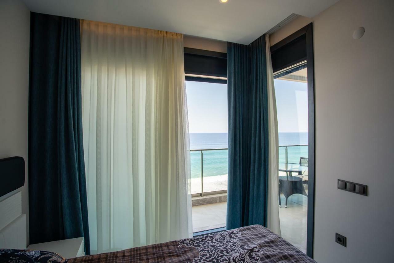 Konak Seaside Tower 1+1 Apartment