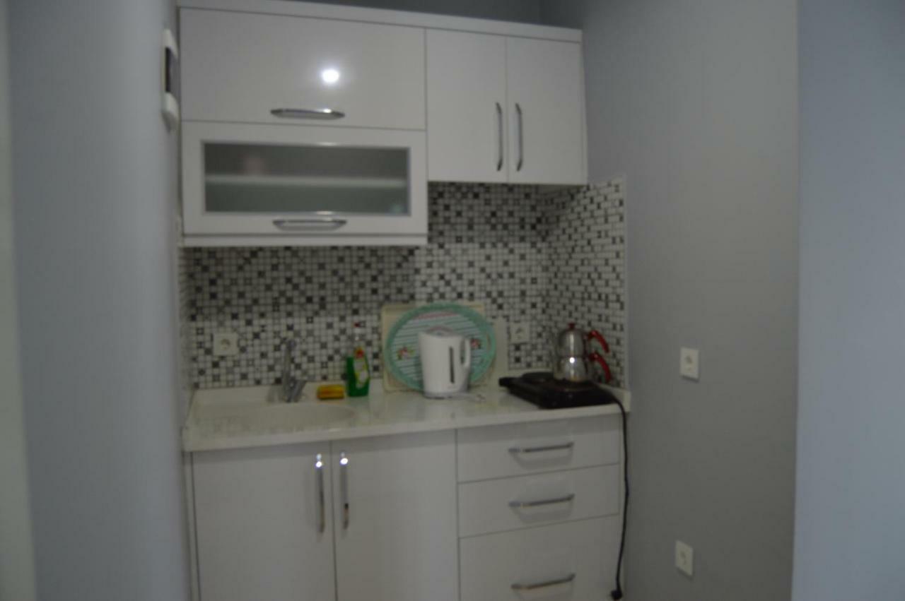 Erken Apartment *
