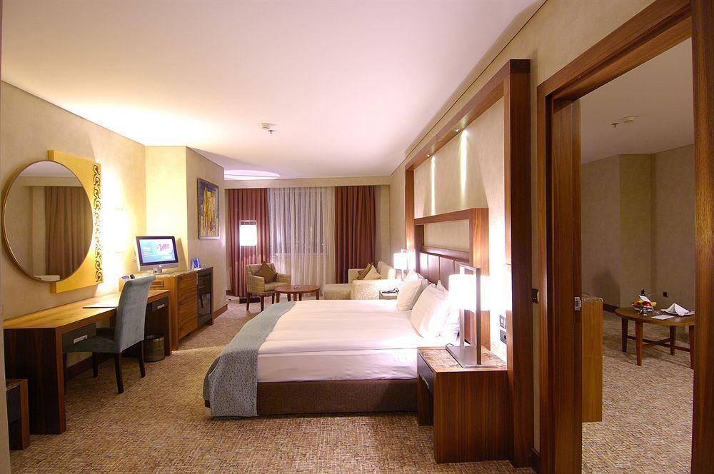 Dedeman Convention Center Hotel 5*