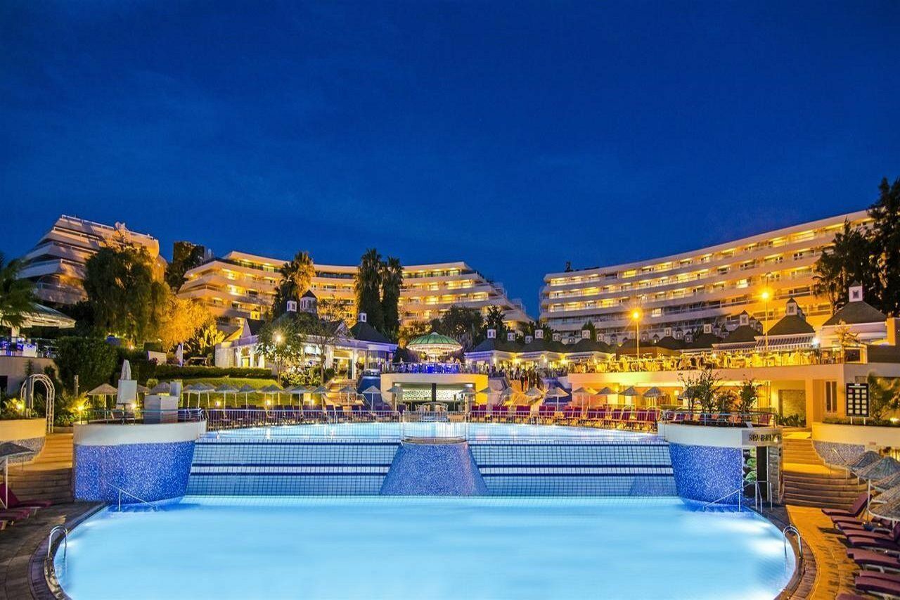 Resort The Grand Blue Sky International