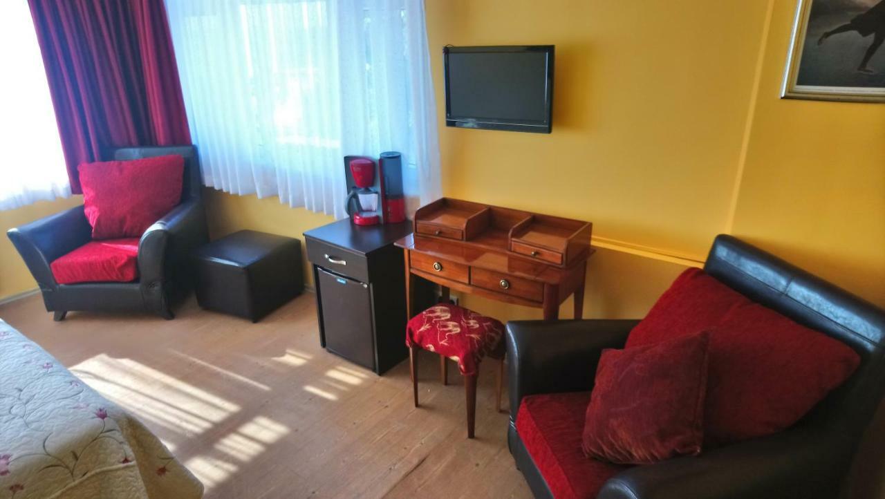Cosmopolitan Park Hotel