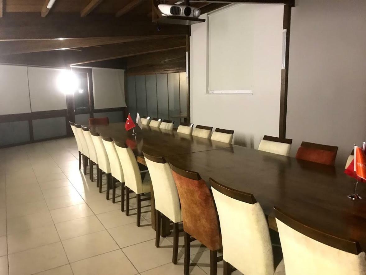 Kum Hotel 3*