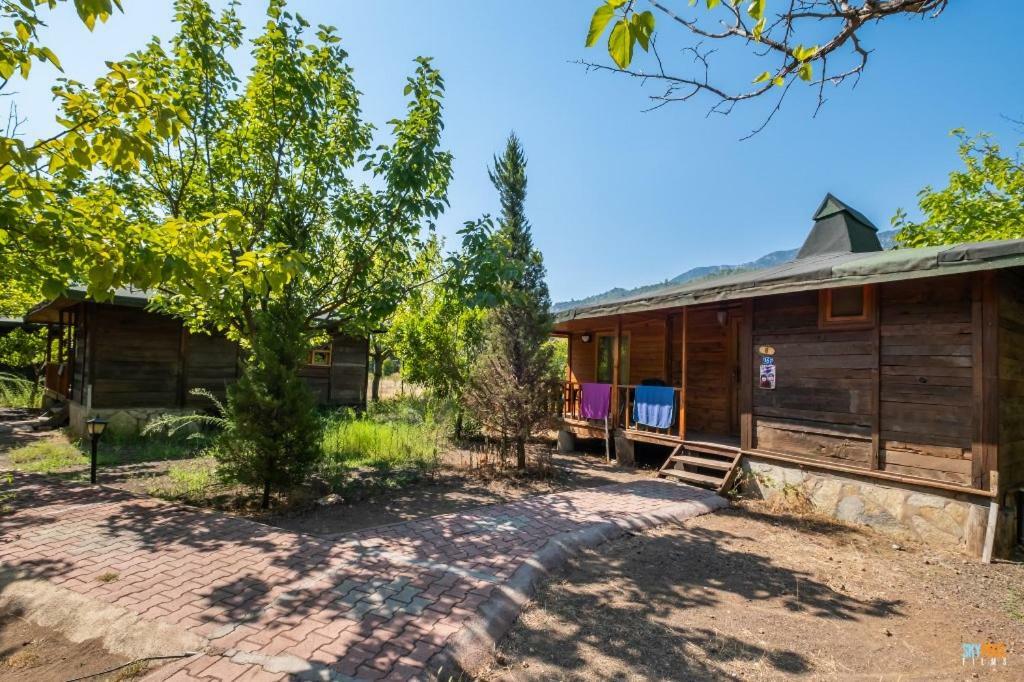 Likya Yanartas Bungalows Homestay *