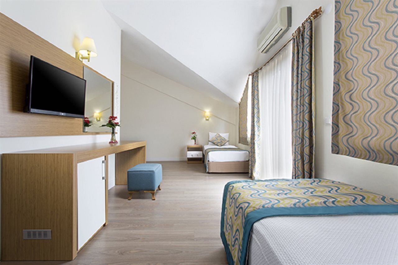 Dream Hotel 4*