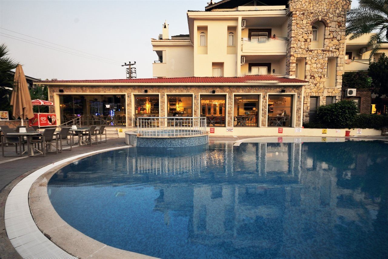Aparthotel Greenpark 3*
