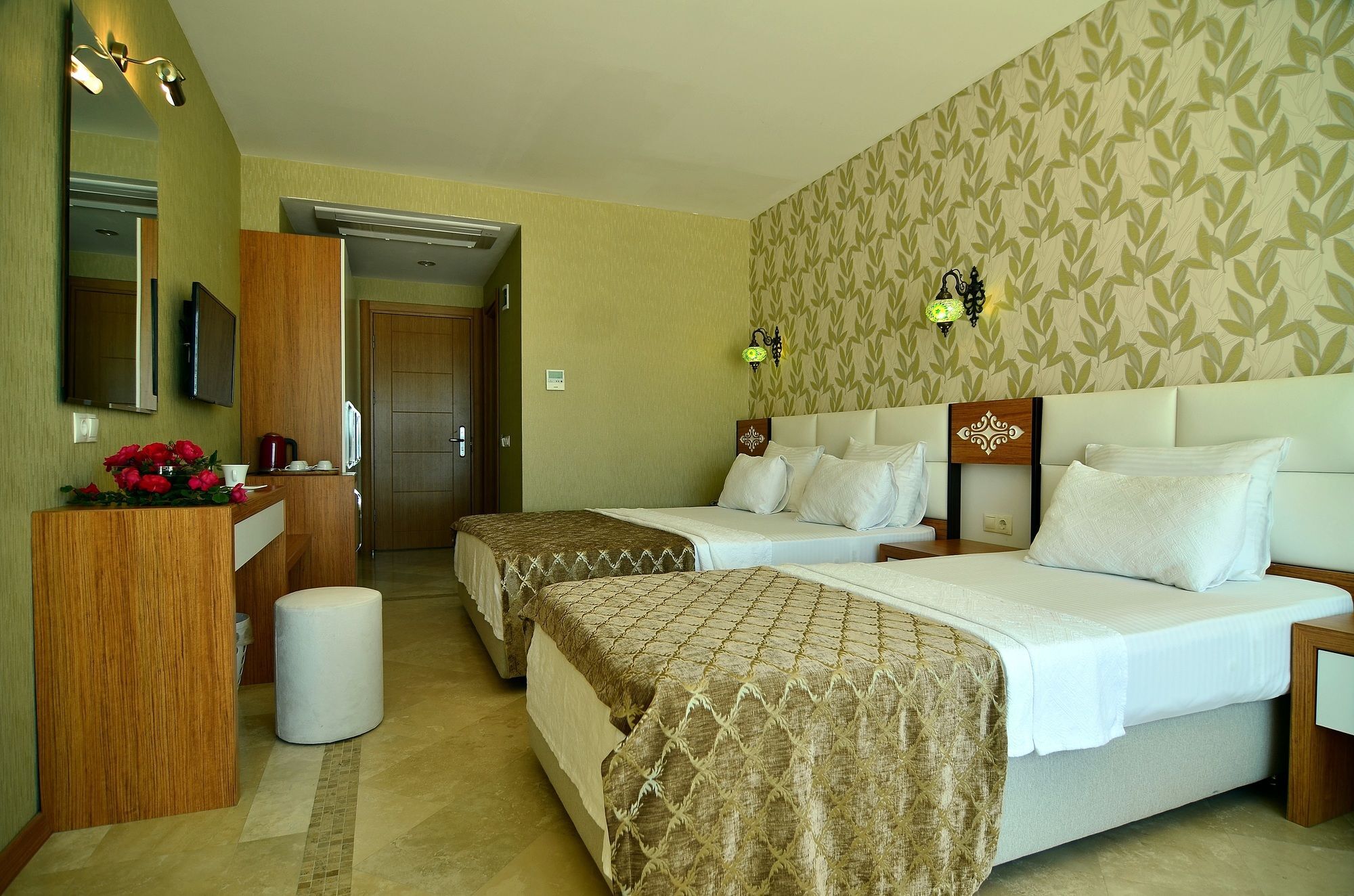Hotel Cunda Kivrak 2*