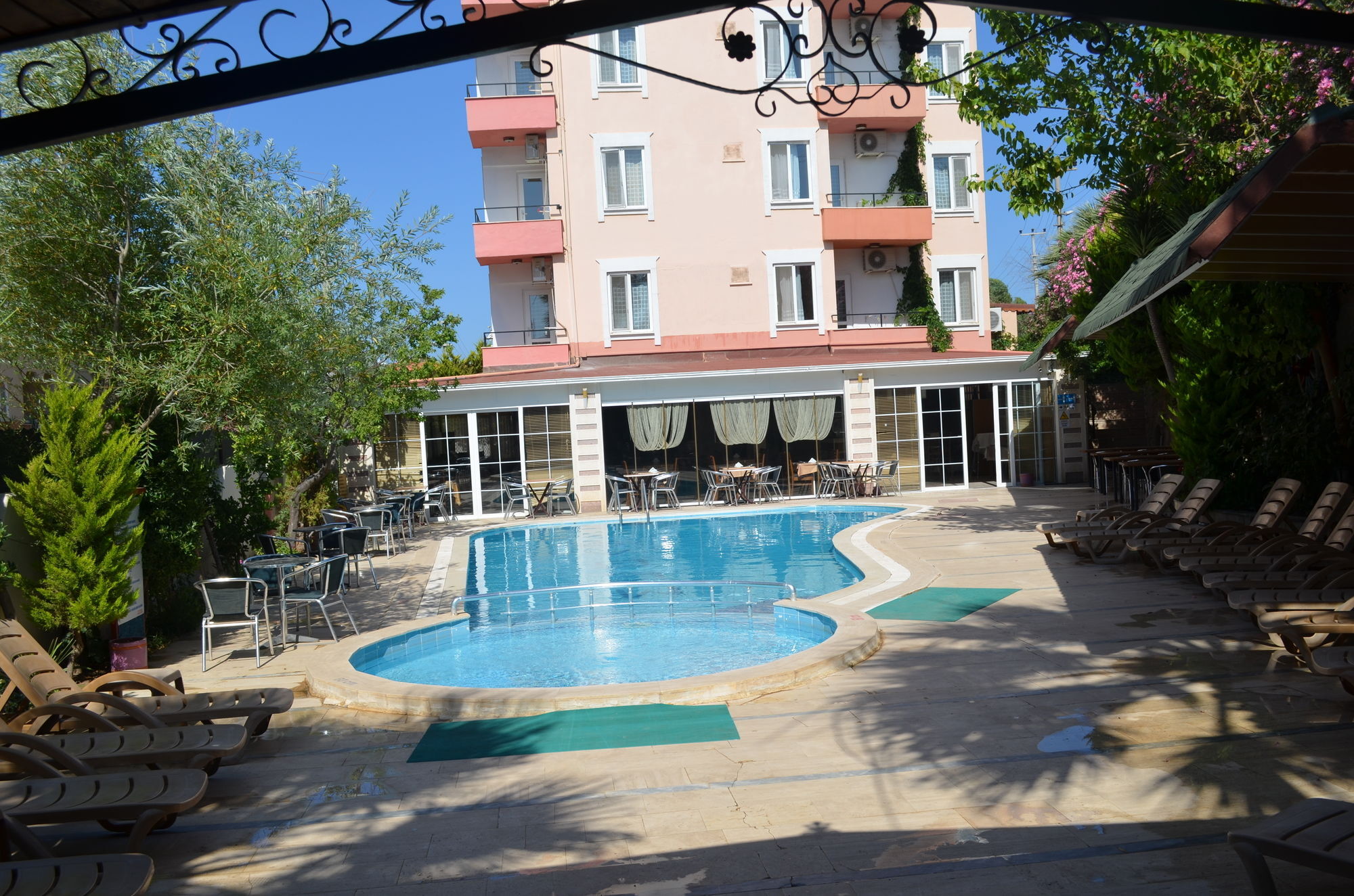 Megas Hotel Ayvalik