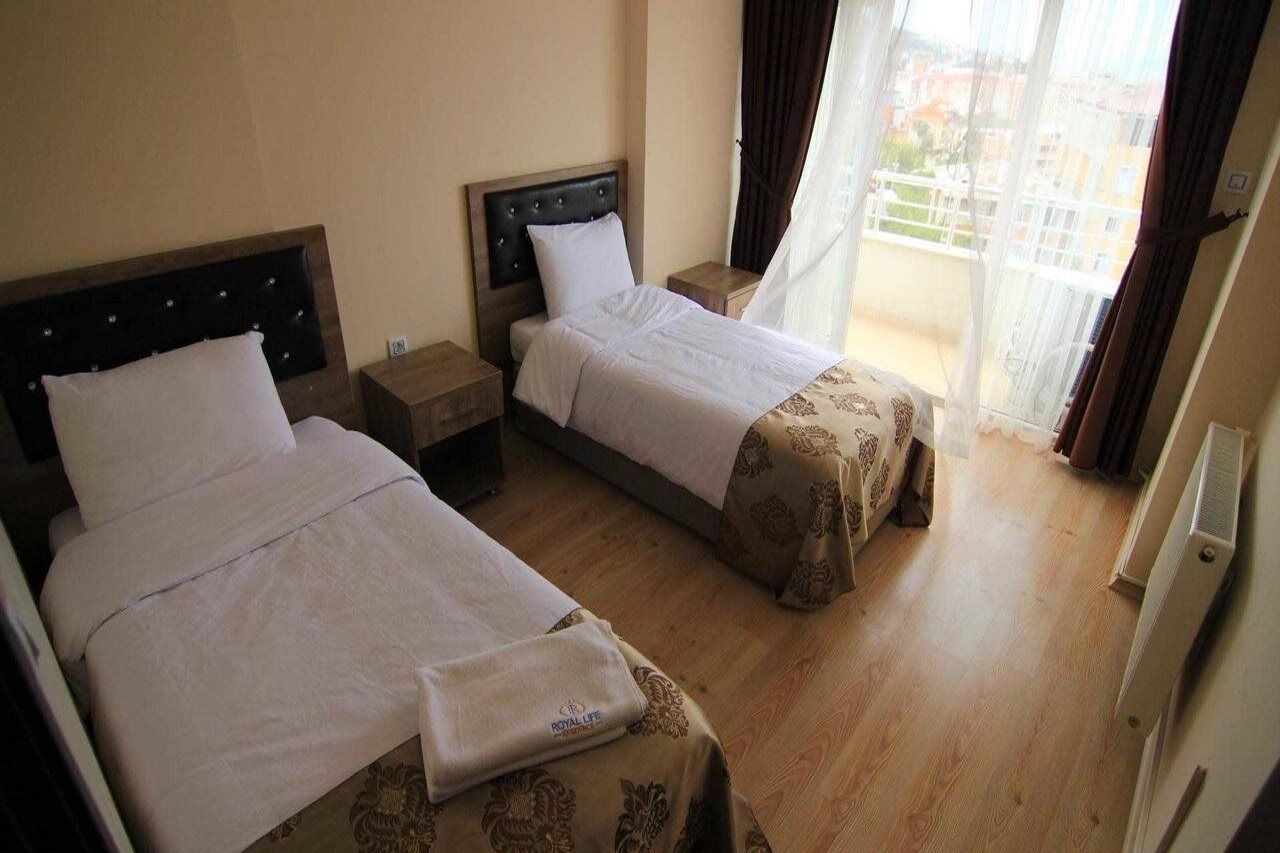 Aparthotel Royal Life 2*