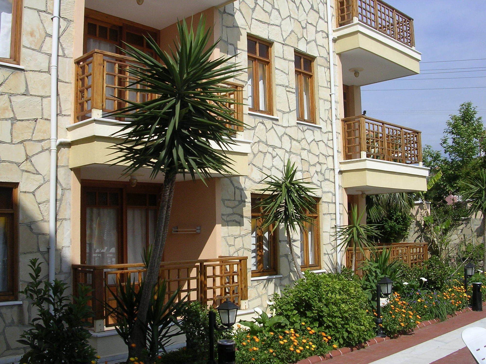 Aparthotel Nar 2*