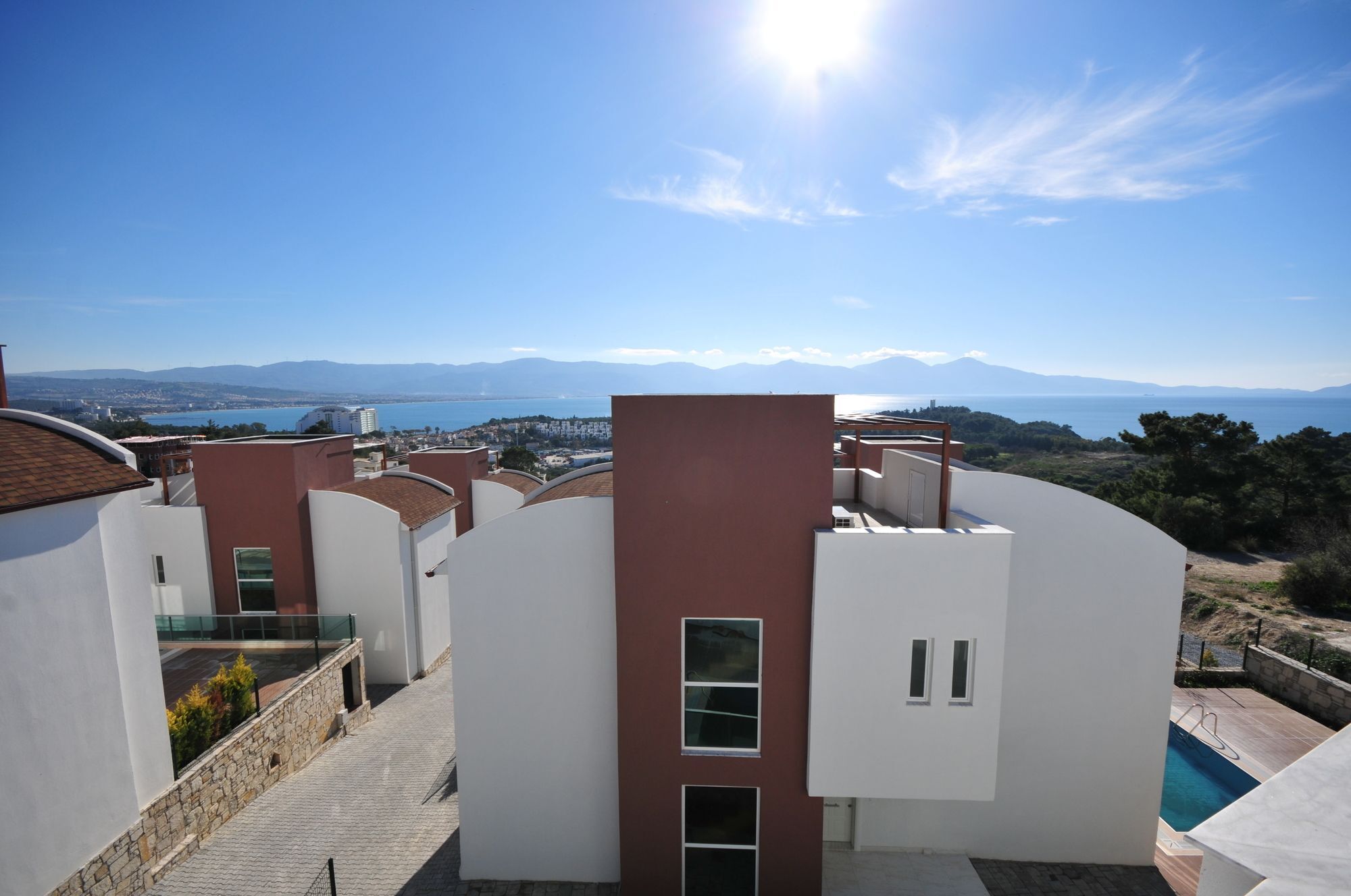 Ada Villa