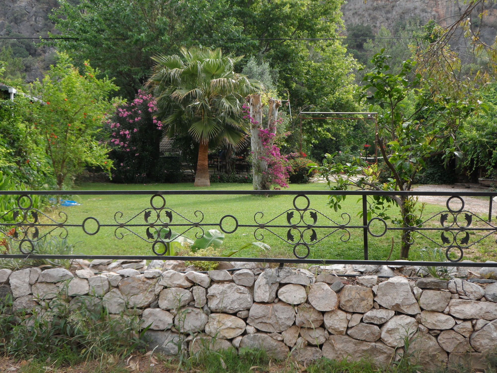 Arya Guest house 3*