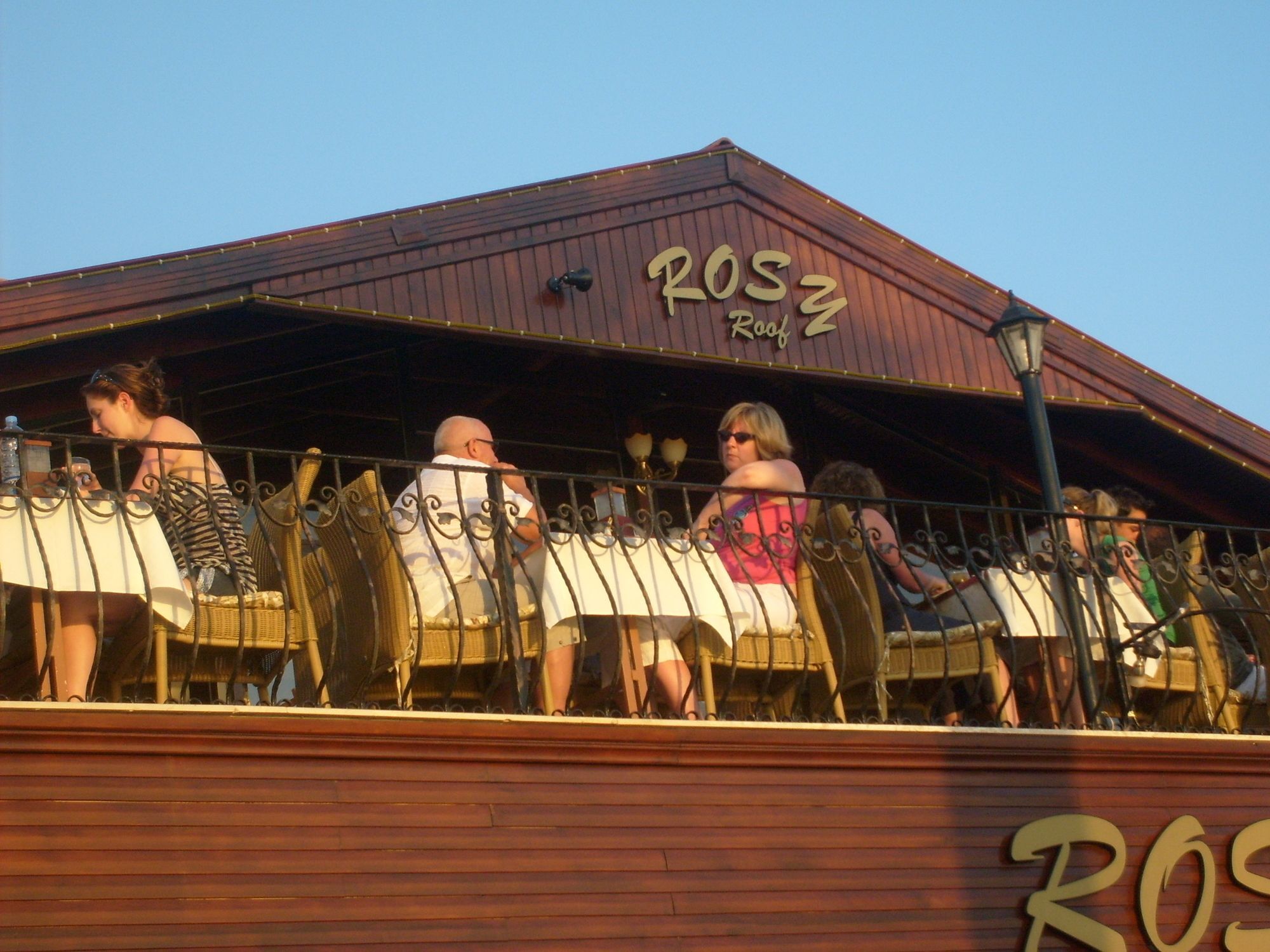 Rosy Hotel 2*