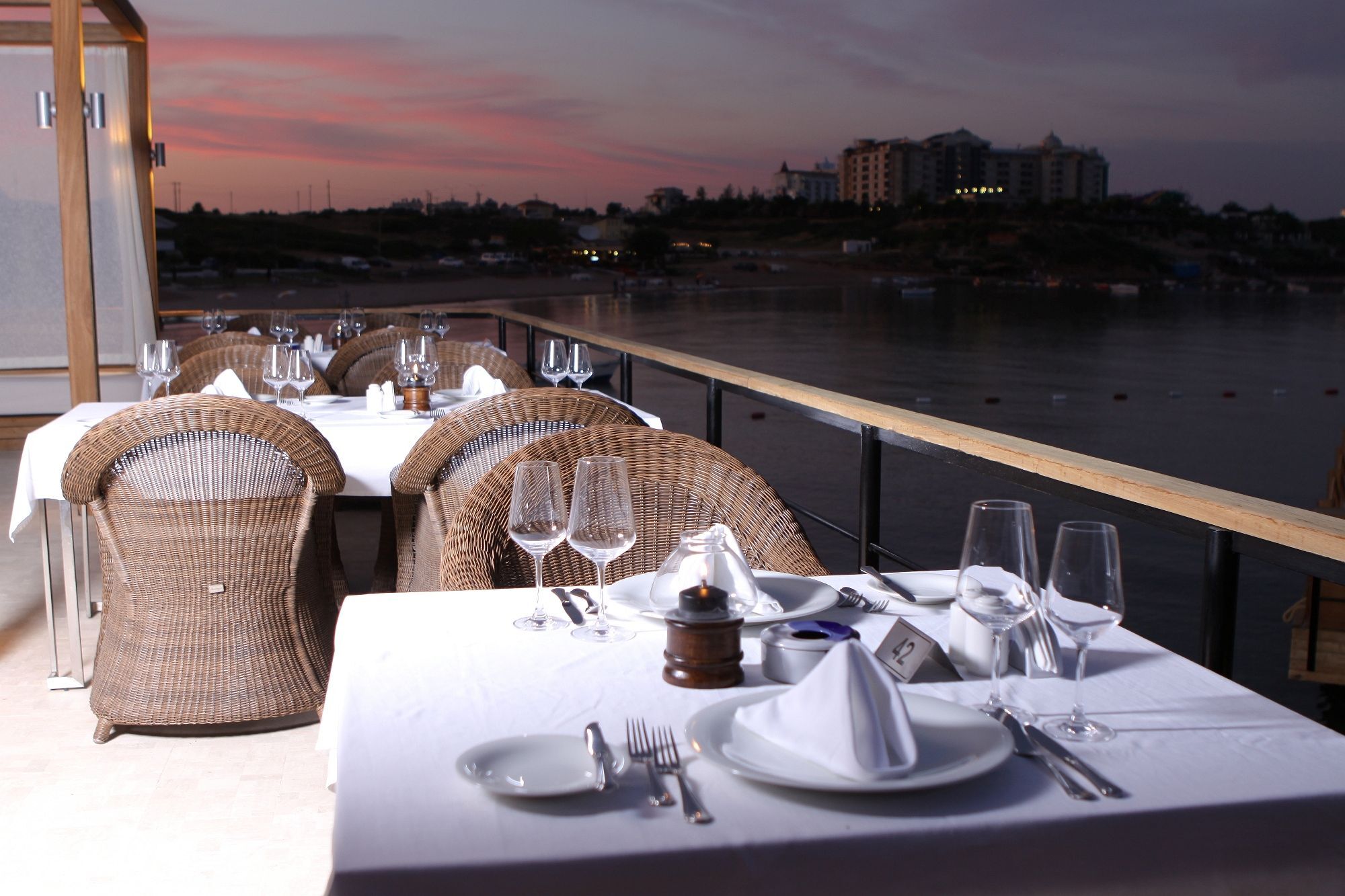 Yacht Club Hotel